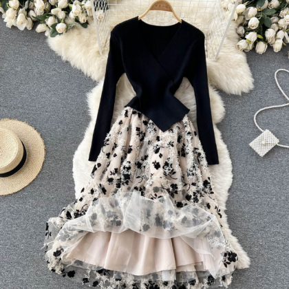 Design Long Sleeve Knitted Dress
