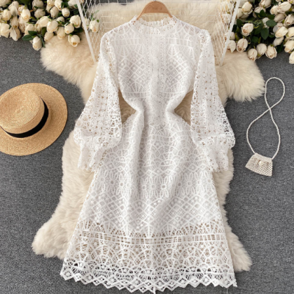 Solid Color Temperament Retro Lace Long Sleeved..