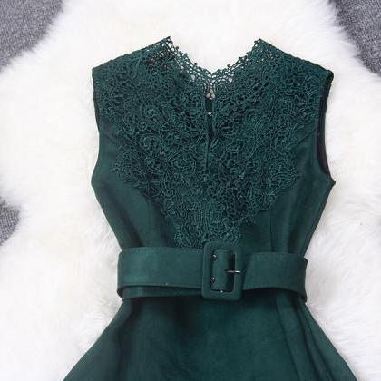 Temperament Stitching Lace Sleeveless Dress..