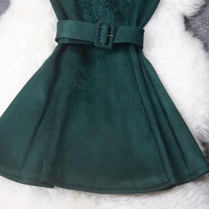 Temperament Stitching Lace Sleeveless Dress..