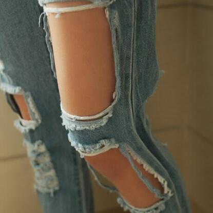 Loose hole jeans VC40913MN