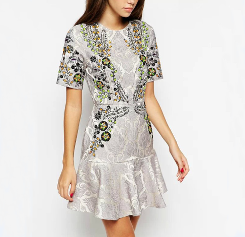 Fashion Embroidered Short-sleeved Package Hip Dress Vg9401mn