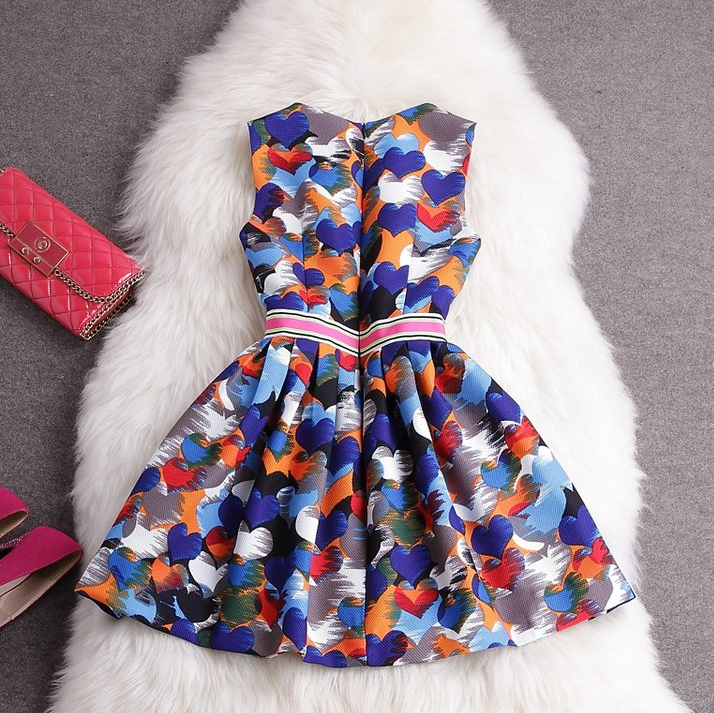 1270~Sleeveless Pouf Dress With Heart Neckline